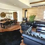 Steinvilla Avena Casa de Férias *