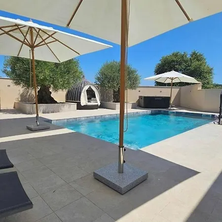 Steinvilla Avena Visnjan