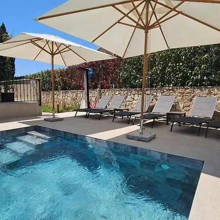 Semesterbostad Steinvilla Avena Višnjan