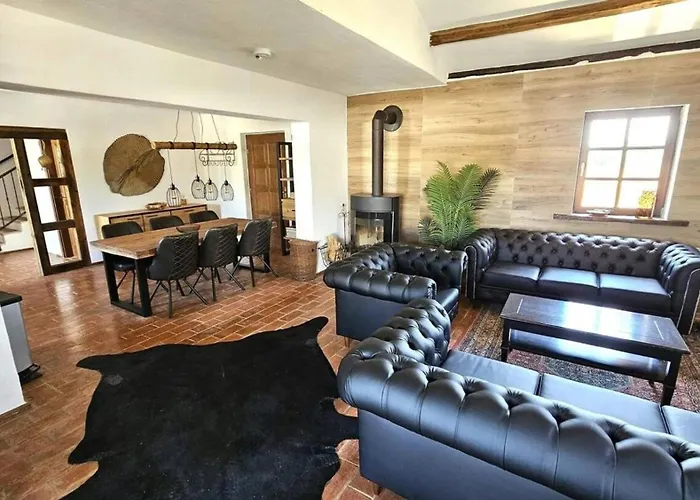 Steinvilla Avena Semesterbostad *